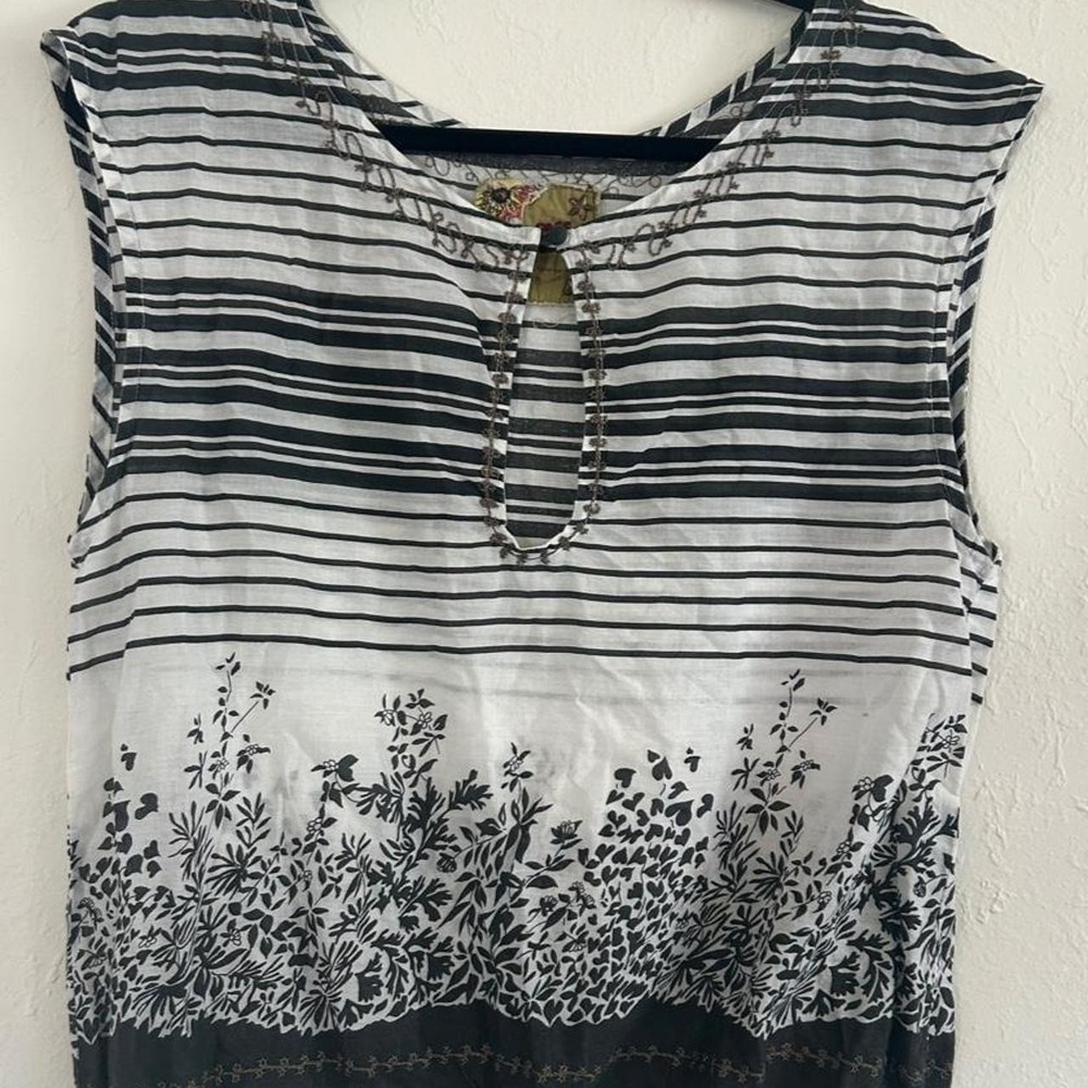Free People Monochrome Whimsigoth Embroidered Keyhole Top Size 10